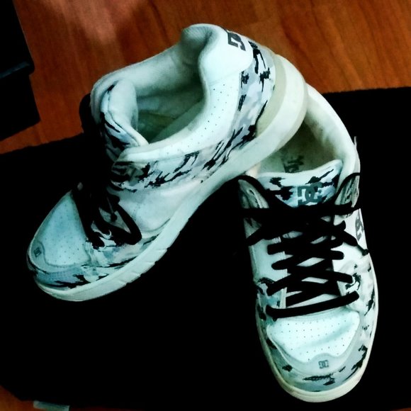 DC Other - Men's Size 9 Muti-color Camouflage DC Shoes.